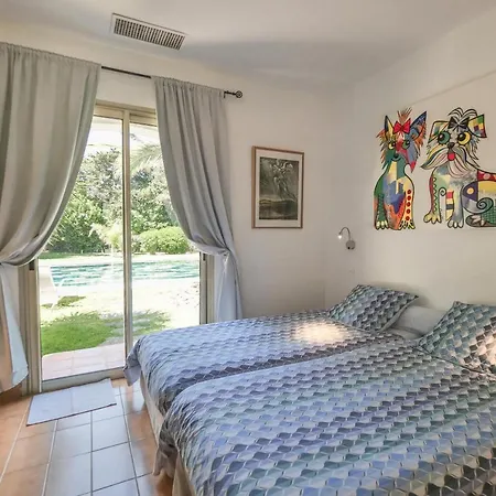 Alizee Bed & Breakfast Gassin